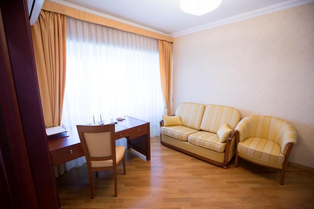 Inturist Hotel Pyatigorsk Habitación foto